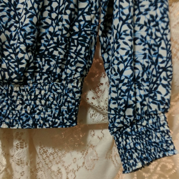 Michael Kors Floral Pattern Blouse Long Sleeve - Picture 3 of 3